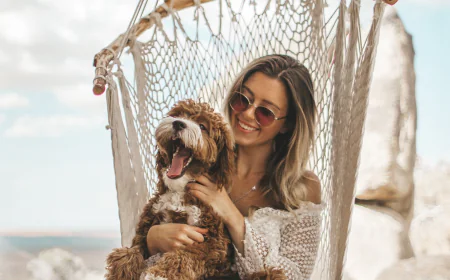 Czworonożni Przyjaciele - Najpopularniejsze Rasy Psów Towarzyszących i Ich Charaktery