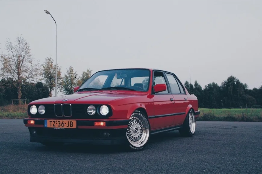 BMW Serii 3 – 50 lat legendy. Jak sportowy sedan stał się ikoną motoryzacji