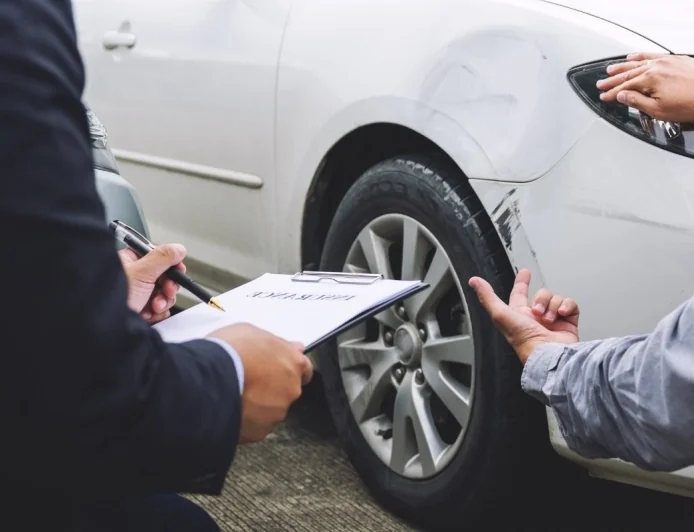 Kierowcy zapłacą więcej: składki na ubezpieczenia samochodowe w Niemczech znów rosną