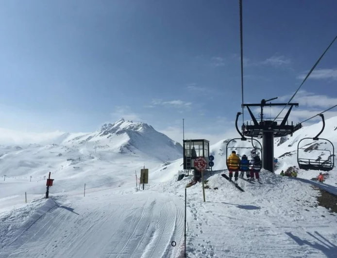 Dlaczego narciarstwo staje się luksusem: ceny rosną szybciej niż śnieg spada