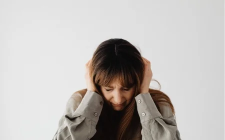 Dlaczego piosenki zostają w głowie. Psychologia wyjaśnia zjawisko robaków słuchowych