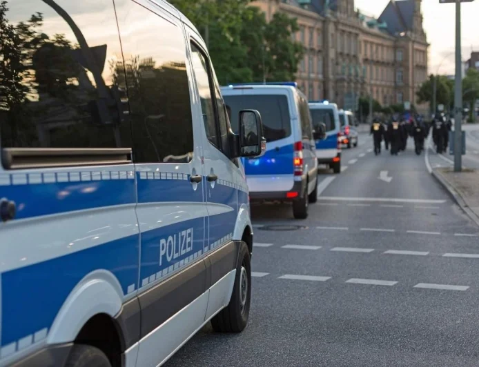 Rosnąca agresja wobec policji w Hamburgu zmusza służby do zmiany taktyki