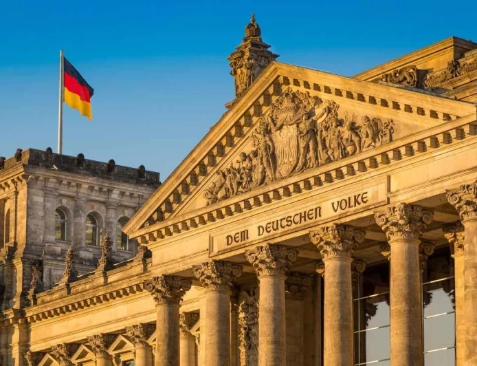 Podział administracyjny Niemiec, wraz z kompetencjami: federacja, landy, urzędy i prawo