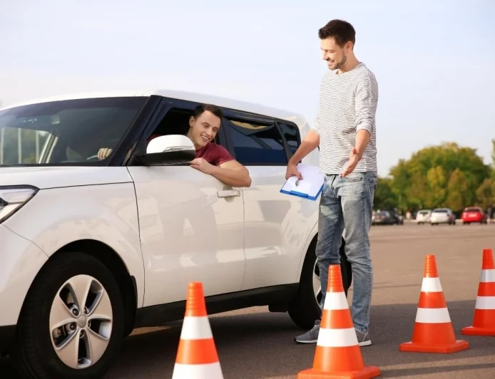 Prawo jazdy w Niemczech: jak się zapisać, jak wygląda nauka i egzamin, ile to kosztuje i na co uważać